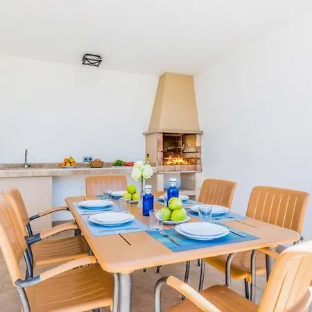 Villa Cala'n Blanes Sleeps 9 Pool Air Con Wifi