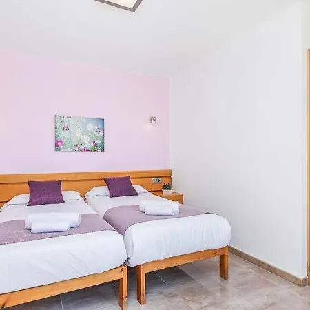 Villa Cala'n Blanes Sleeps 9 Pool Air Con Wifi