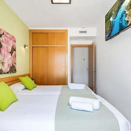Cala'n Blanes Sleeps 9 Pool Air Con Wifi