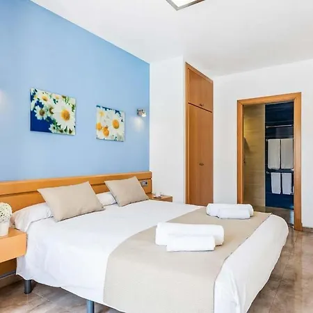 Cala'n Blanes Sleeps 9 Pool Air Con Wifi