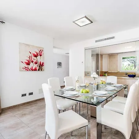 Cala'n Blanes Sleeps 9 Pool Air Con Wifi Villa *